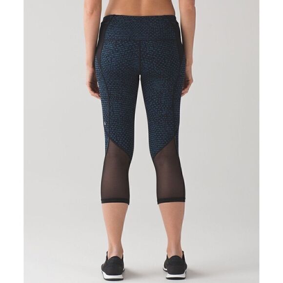 Lululemon Free Runner Crop (19") - Picture 3 of 7